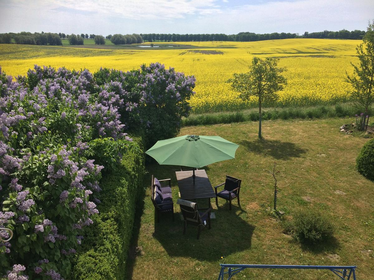Garden Mellan Slotten Svarte Exterior photo